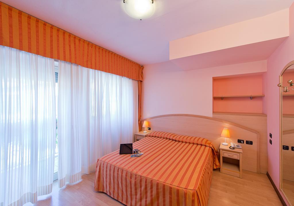 Hotel Residence Dei Fiori Baveno Zewnętrze zdjęcie