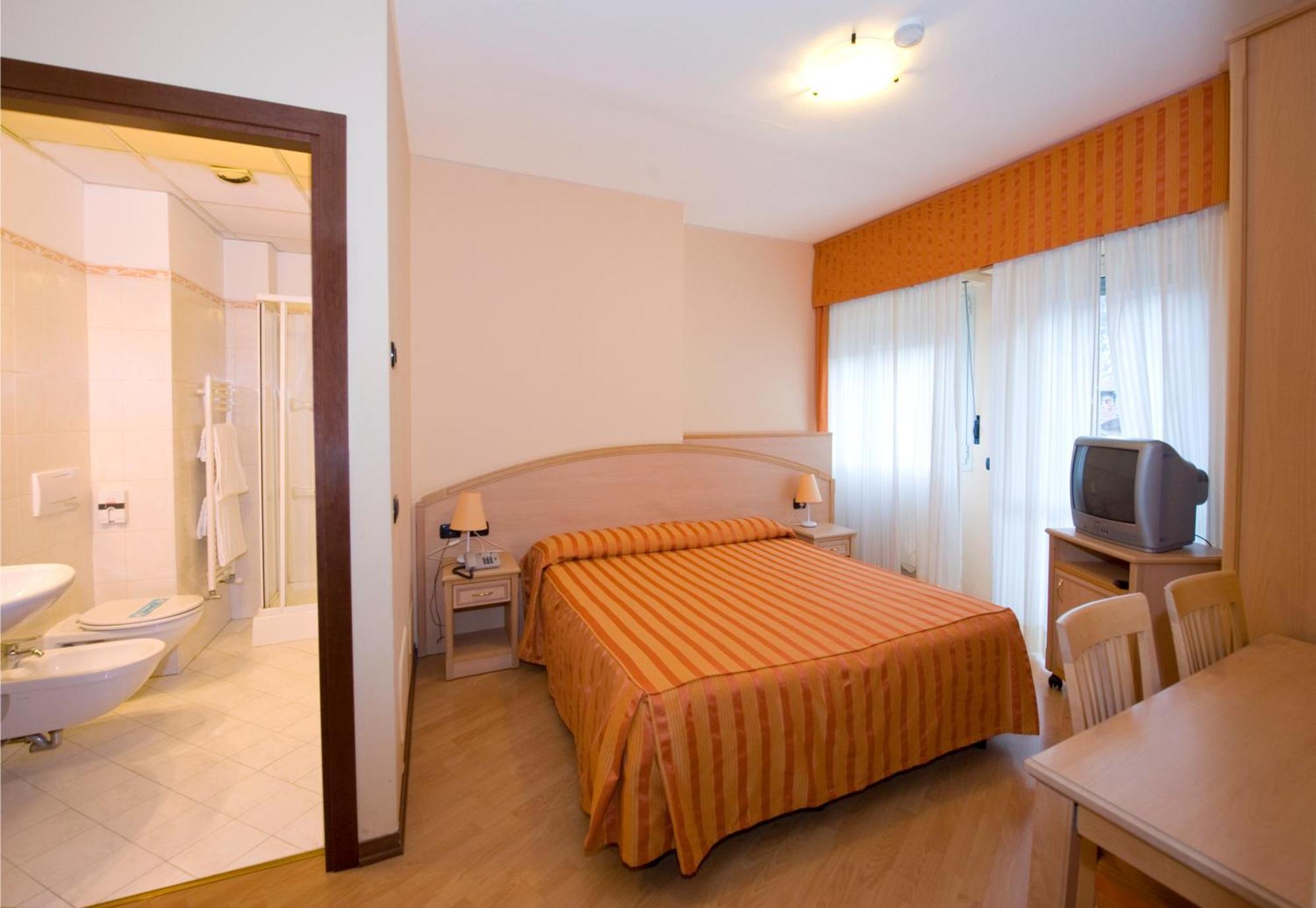 Hotel Residence Dei Fiori Baveno Zewnętrze zdjęcie