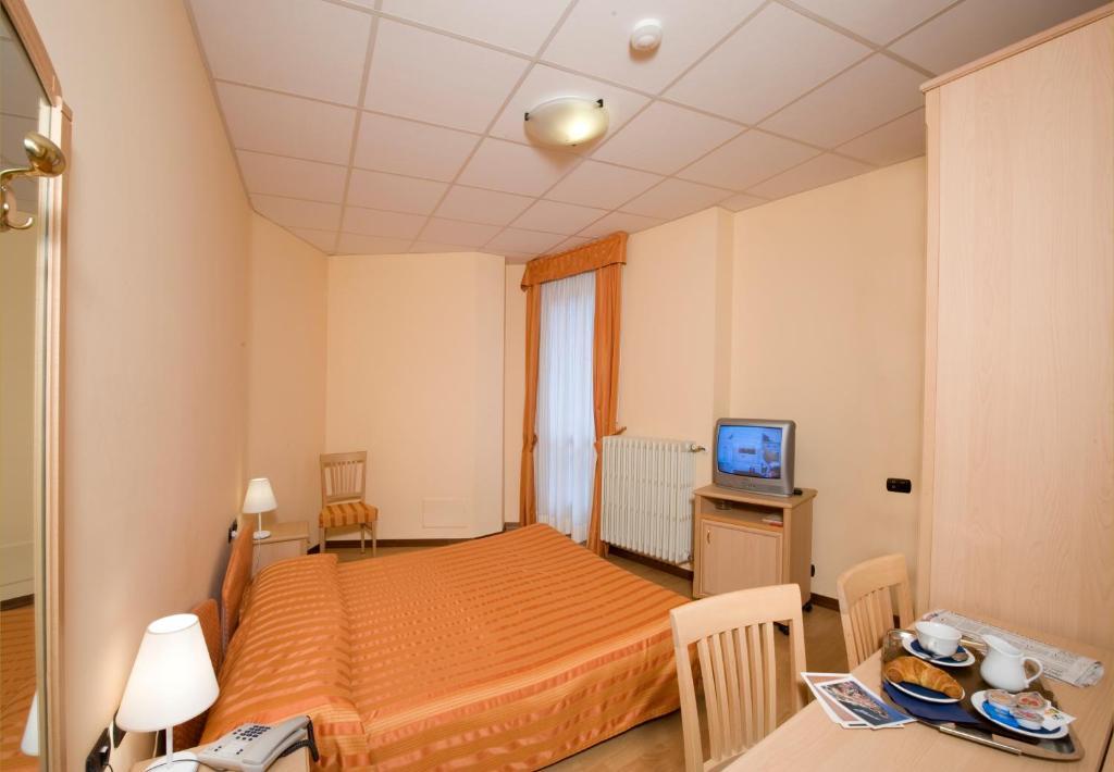 Hotel Residence Dei Fiori Baveno Pokój zdjęcie
