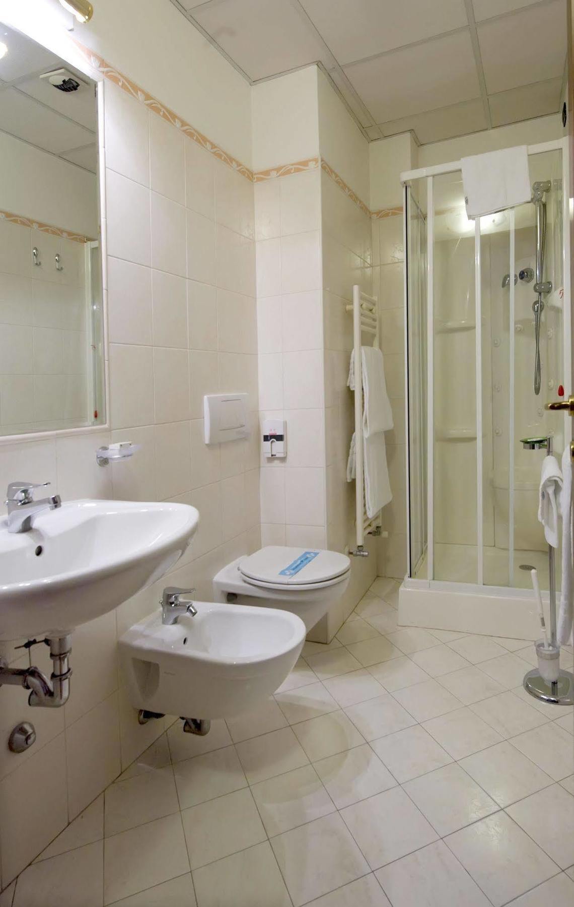 Hotel Residence Dei Fiori Baveno Zewnętrze zdjęcie